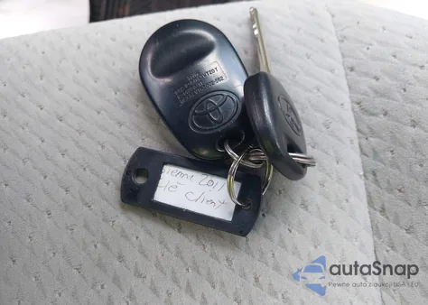 2011 Toyota Sienna Le V6 z USA, uszkodzony, nr VIN 5TDKK3DC2BS074920